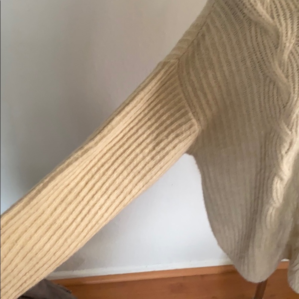 Donna Karan Cable Knit Sweater - Picture 5 of 7